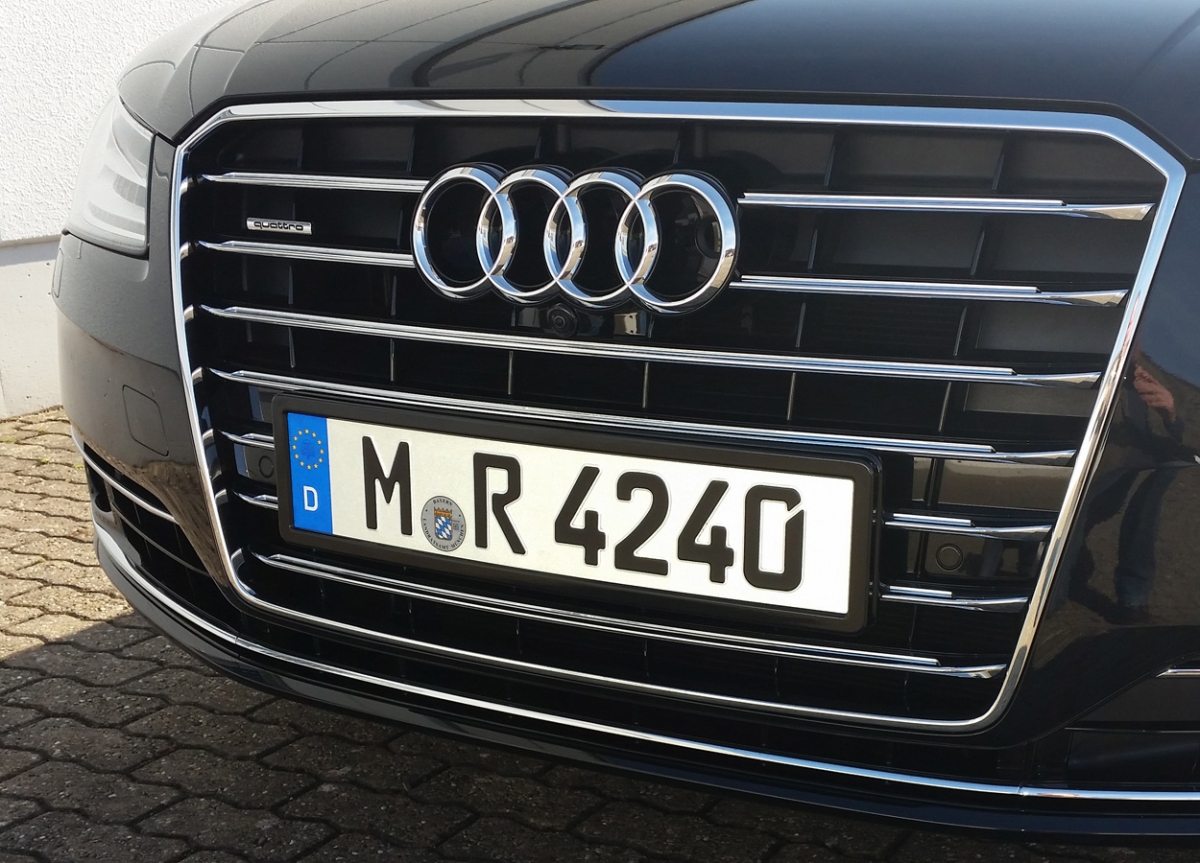 Oldtimer - Kategorie: AUDI - Bild: Audi A7 Kennzeichenhalterung in