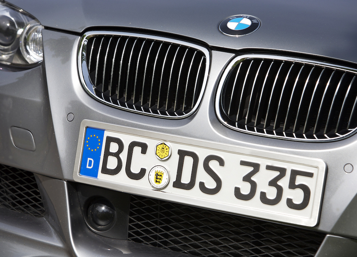 1x BMW M kennzeichenhalter Nummernschildhalter Kennzeichenrahmen EDELSTAHL