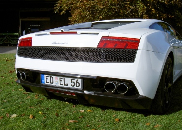 Kennzeichenhalter Lamborghini in Edelstahl schwarz matt für Fahrzeugheck