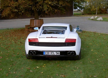 Nummernschildverstaerker fuer Lamborghini in Edelstahl schwarz-matt 