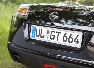 Opel GT-Forum mit CarSign Kennzeichenhalter Edelstahl Chrom